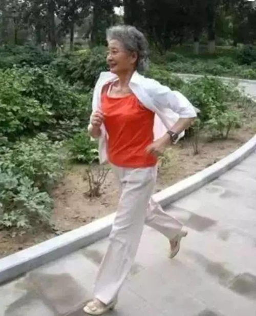 卍物志88岁神仙奶奶和98岁时尚老妖精告诉你如何活得比18岁还让人惊艳