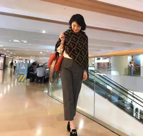 中年女性穿衣秘诀优雅大气最重要,4个穿搭法则为气质加分