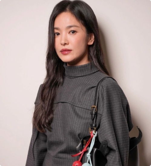当韩国女神遇到中国美人,42岁宋慧乔输了,40岁唐嫣艳压全场