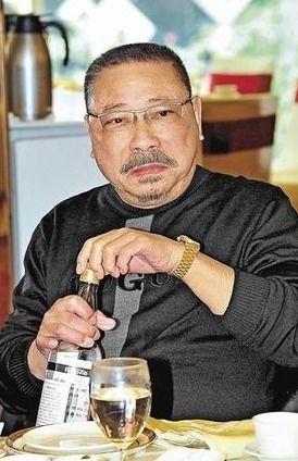 李连杰老搭档,口头禅以德服人,老戏骨无子女,百万遗产留给保姆