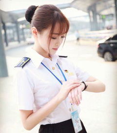 30岁女人梳直发好还是烫发好合适自己的才好