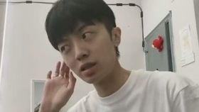 日本搞笑综艺多年未见的父亲再见已成女装大佬,儿子的表情亮了