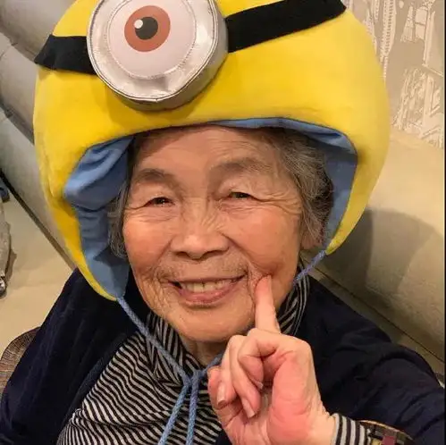 多人闺蜜基友头像这条屏蔽了凡人,只有仙女才能点赞