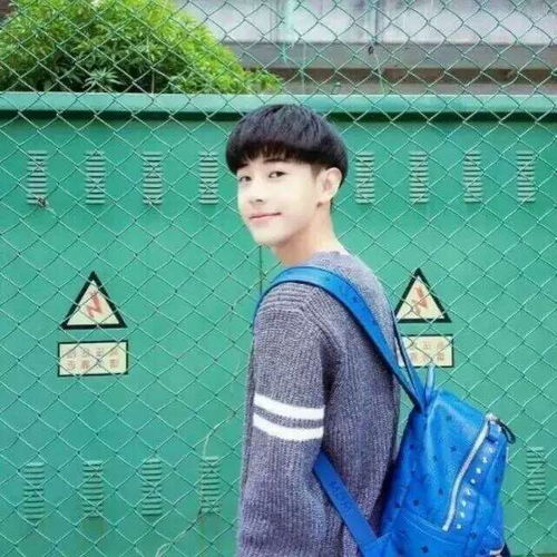 真人男生头像我从来不后悔,怎么看都是失去我的人更亏才对