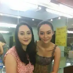 女星颜值高大多遗传母亲,她很美可妈妈却相貌平平