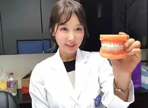 长相童颜身材火辣,50岁美女牙医逆天冻龄
