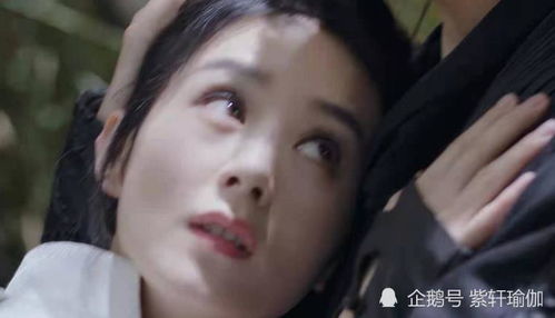 赵丽颖被王一博强行抱抱,镜头拉近看她表情,你从中读懂了什么