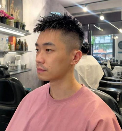男人过了40岁,剪这3款发型更好看,轻熟帅气展现型男魅力