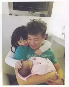 40岁舍命生3胎,只因这个连饭都不让她做的男人,曾说过
