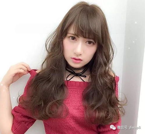 再不烫发就要过年了,你的发型师约好了吗