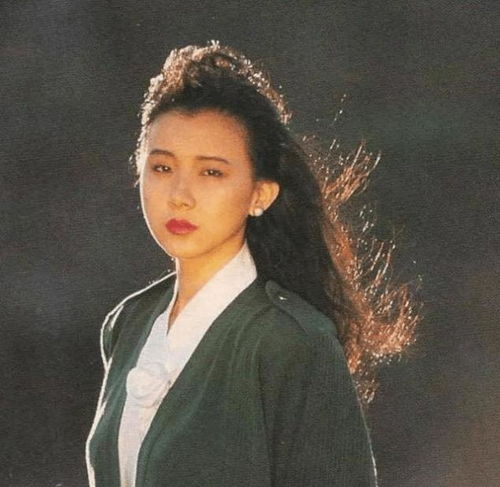 她曾是台湾第一美女,53岁依旧单身,如今整容整成了蔡明