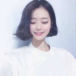 50岁专用头像女短发舒尔