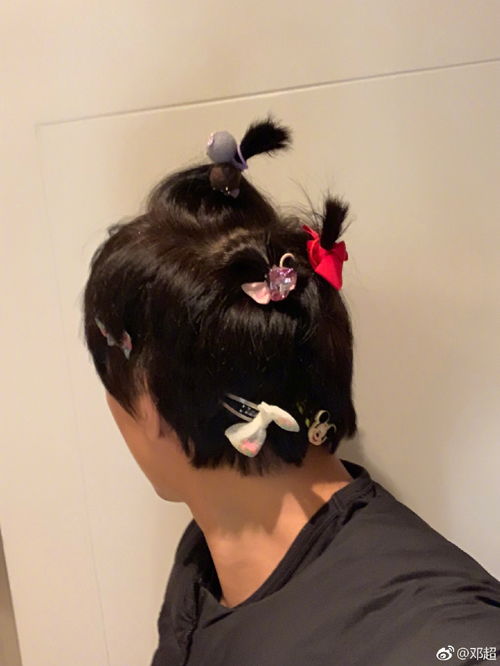 孙俪分享一双儿女近照,吐槽小花妹妹祸害哥哥等等,娘娘还偷笑