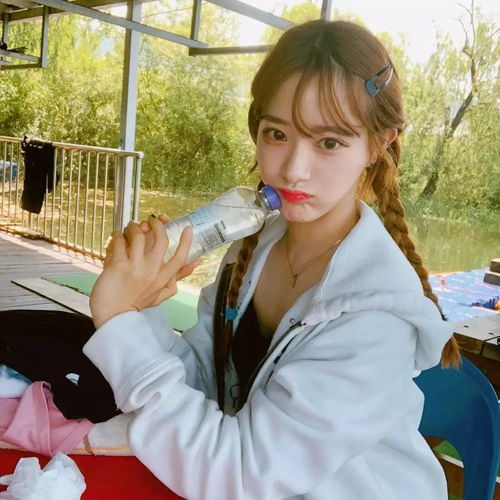 女生头像他人笑我太疯癫
