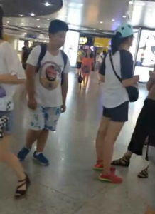 有图有真相男子地铁站伸咸猪手连摸5女孩