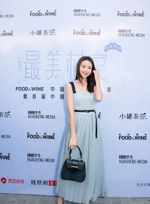 40岁女人的微信头像用什么好呢谈爱情