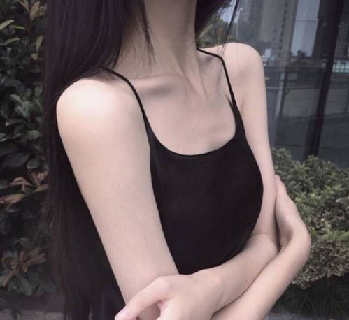 50一60岁女人微信头像花朵高腰