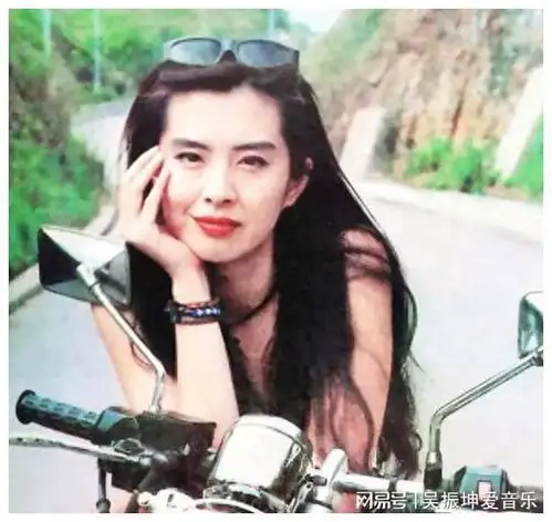 千年美人王祖贤年过半百不婚不育,潜心念佛,无欲无求
