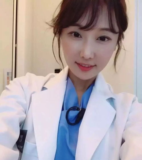奇闻50岁冻龄美女牙医火了,沉迷自拍遭女儿投诉