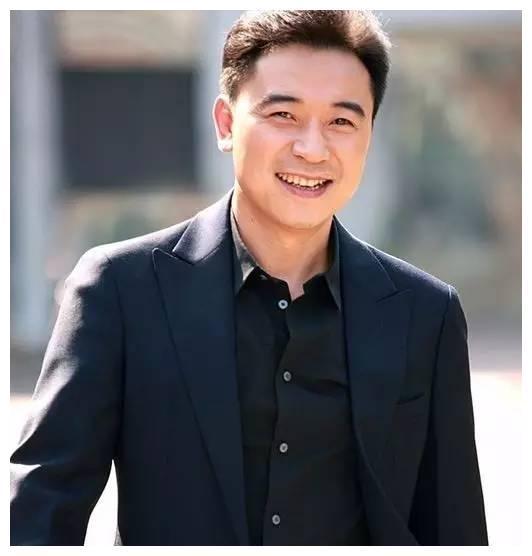 上戏之父大方请客,57岁全力拼搏,收获满街赞誉