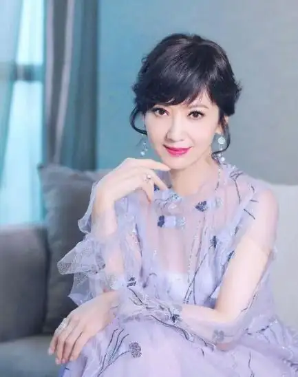 40岁头像真人女婚姻