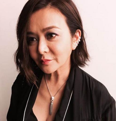 年轻时关之琳的颜绝对秒杀陈美琪,差5岁的两人如今却不是这样