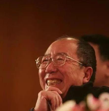 83岁老戏骨雷恪生,演了一辈子小人物,却低调资助了几百位大学生