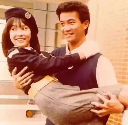 香江美人传奇史上最命硬女星55岁再婚嫁豪门,好硬核一女的