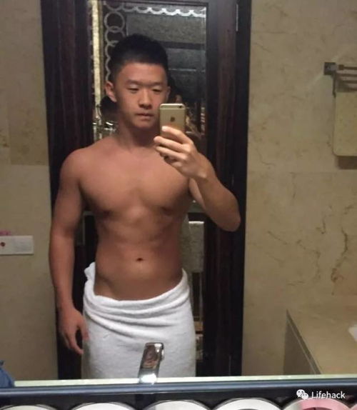 第一批00后已经虐成肌肉男,8090后的油腻大叔呢
