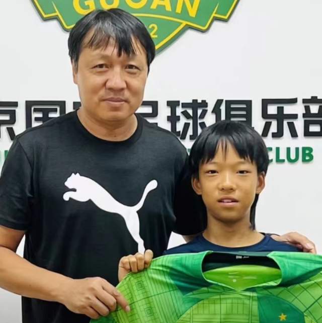 适合40岁父亲的微信头像高清儿子