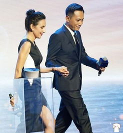 刘烨携妻子安娜现身,看到她离开10级美颜的生图后,网友羡慕了