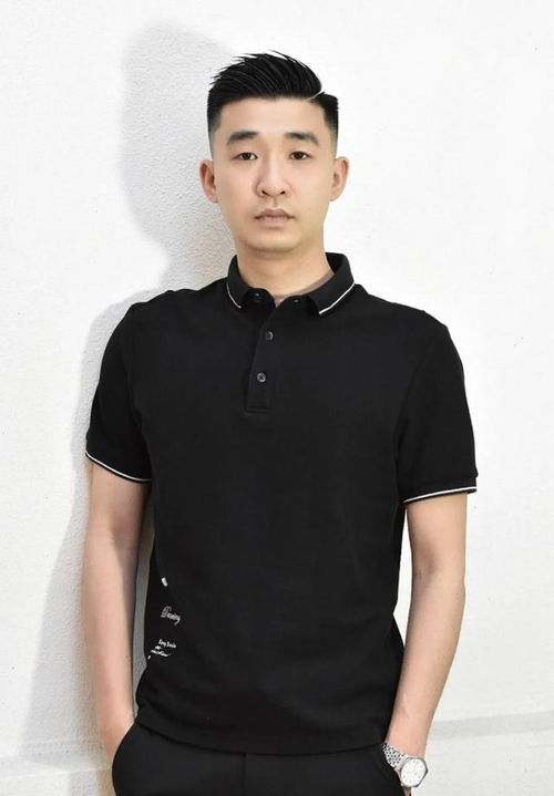 不建议50男人留的发型以为洋气,实际大叔味很重,太油腻
