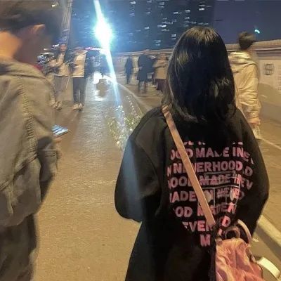 情侣头像一起用情头吗