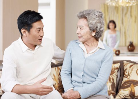 60岁的大爷和40岁的女人再婚,坦言每天虽然很累,但乐在其中