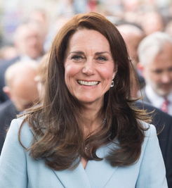 英国王室成员变老后谁最好看70多岁的凯特王妃可能长这样