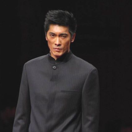 兄弟俩一起考清华读硕士还得全国男模冠军,工作领域同为翘楚