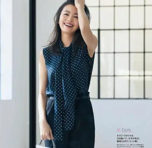 40多岁的女人,不用扮嫩也可以很美,学习这些搭配要点,时尚气质