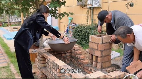 辛者库幼儿园小孩熟练做饭火了学费八百多,网友建议全国推广