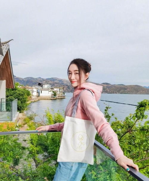 头像女40岁左右的,带文字离婚女人