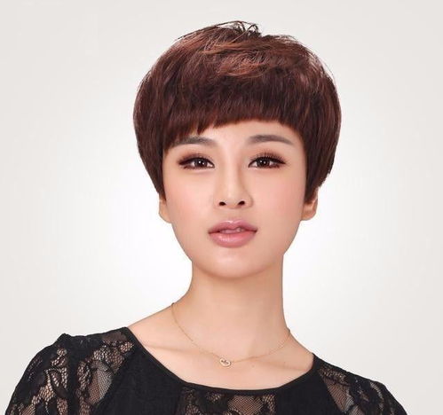 女人四十岁选择这3款发型,超减龄显气质,大部分脸型都适合