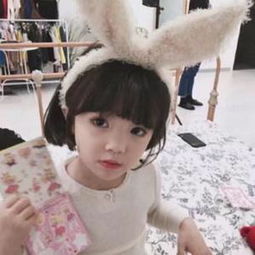 帮我照一张可以和这个小姑娘当情侣头像的图片