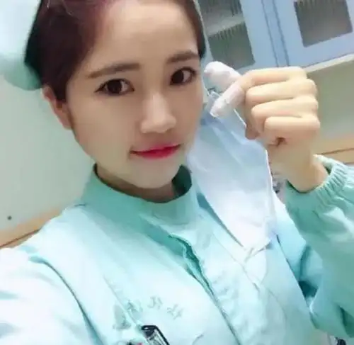 医生为啥很少娶女护士男医生一句话道出真相,原因既现实又无奈