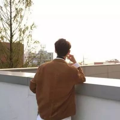 50岁男人头像成熟稳重背影闺蜜