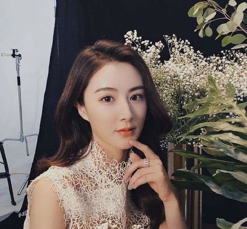 适合60岁老头的头像女生李佳琦