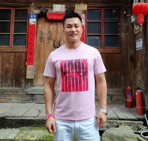 都说举重伤身体,40岁吕小军却越来越年轻,菲尔普斯成老头模样