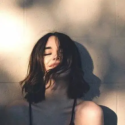 真人中年女性头像无解
