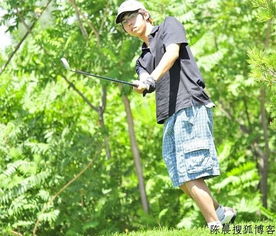 朱时茂激吻80后女友杜明蕾20岁儿子帅气照曝光