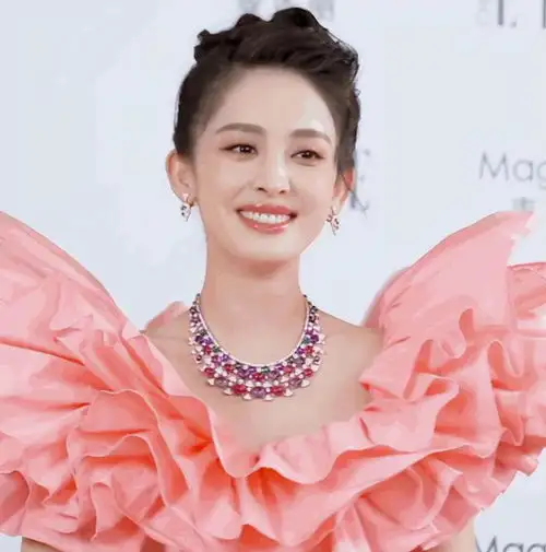 五十岁美女头像在哪里赵雅芝