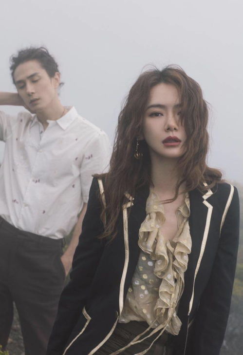 戚薇娜扎隔空撞衫比美,一个发型决定了谁才是硬照女王