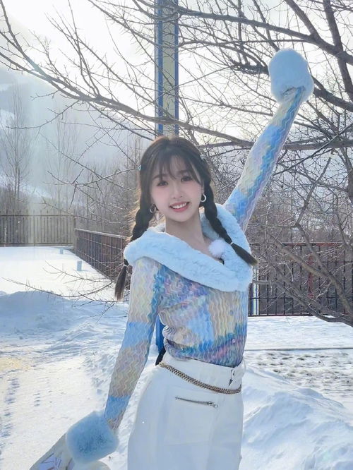 组图虞书欣分享雪地大片吐舌比耶表情鬼马可爱
